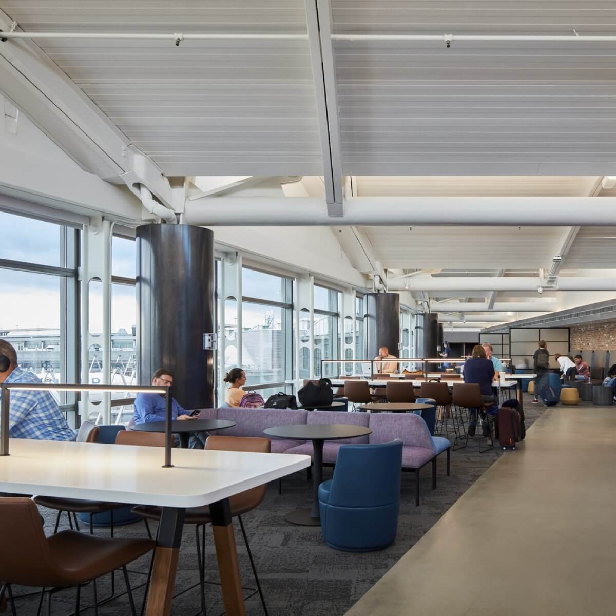 EWR United Club Lounge